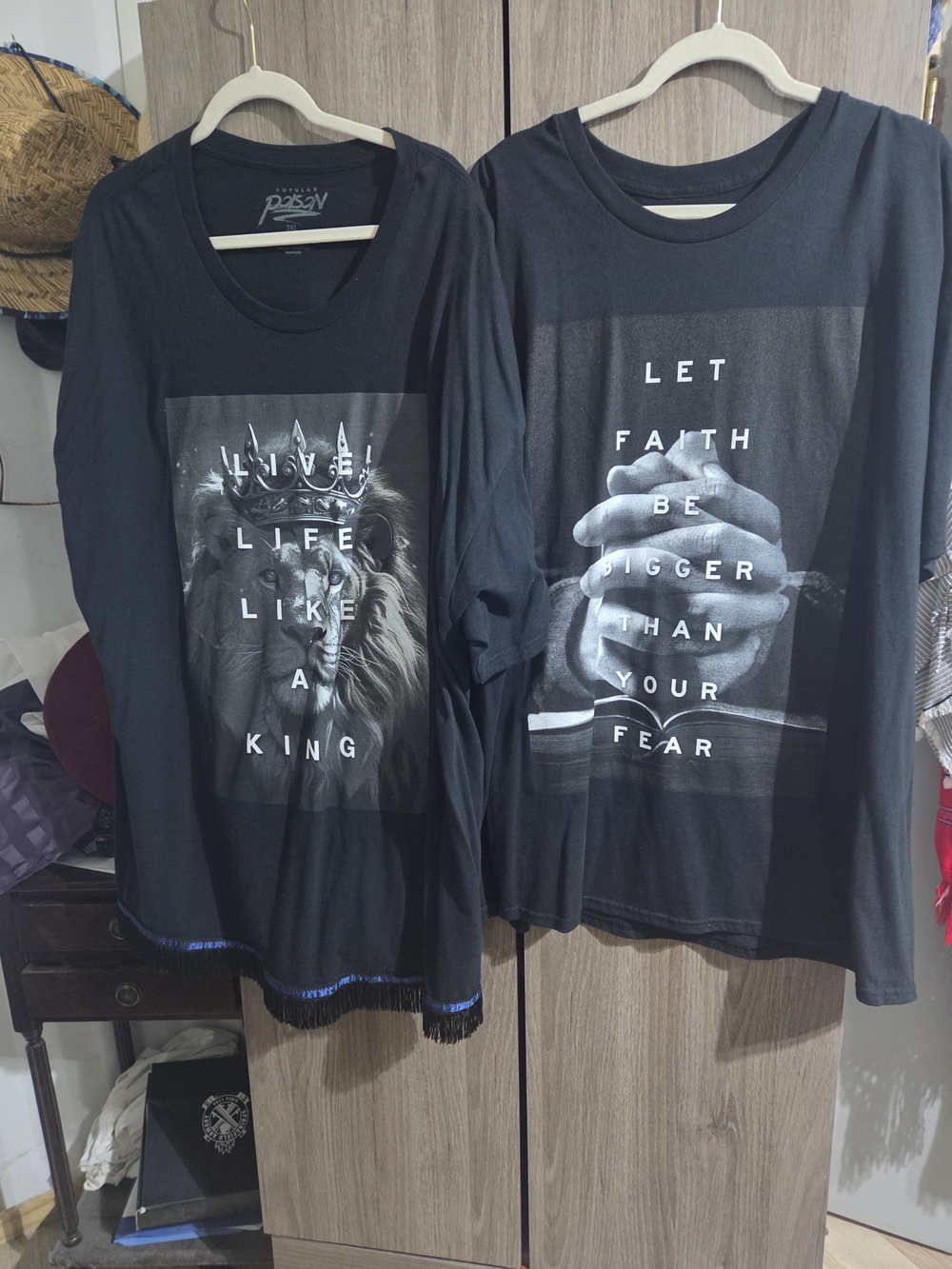 Black Graphic Tee - Faith/Lion Design